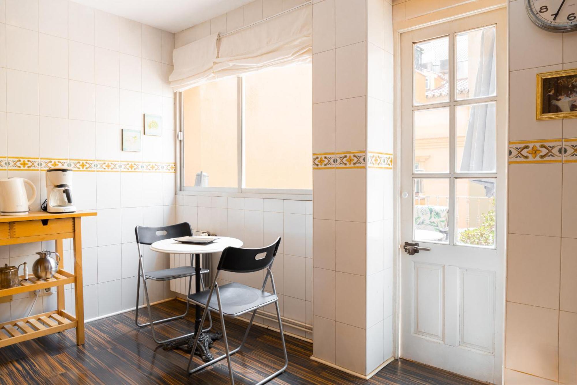 C92 - Rustic Two Bedrooms Apartment With Terrace 马拉加 外观 照片
